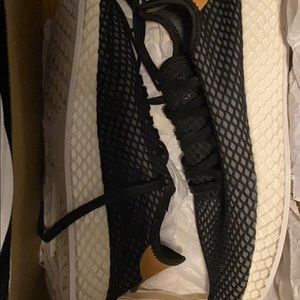 Deerupt Runner Size 12
